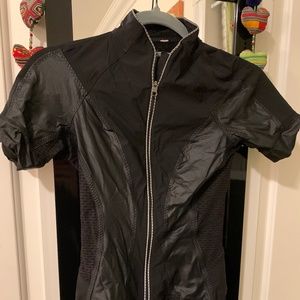 Lululemon short sleeve cycling jersey small/4 good used condition reflective